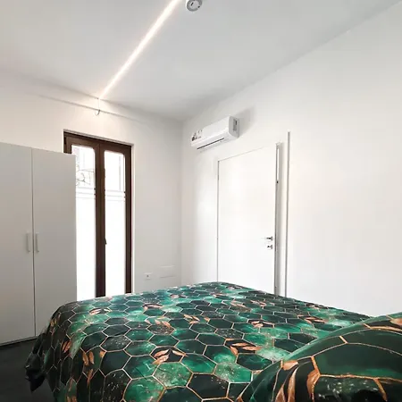 River House Apartamento